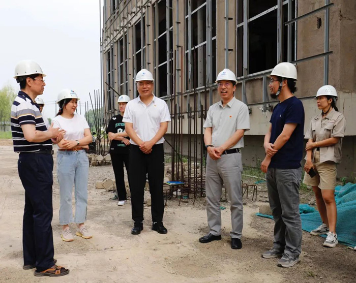 夏日送清涼，關(guān)愛在一線(圖2)